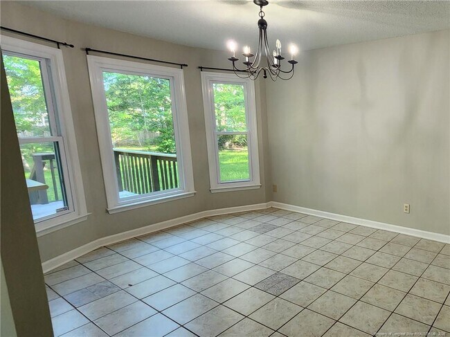 Building Photo - 909 Bramblewood Ct