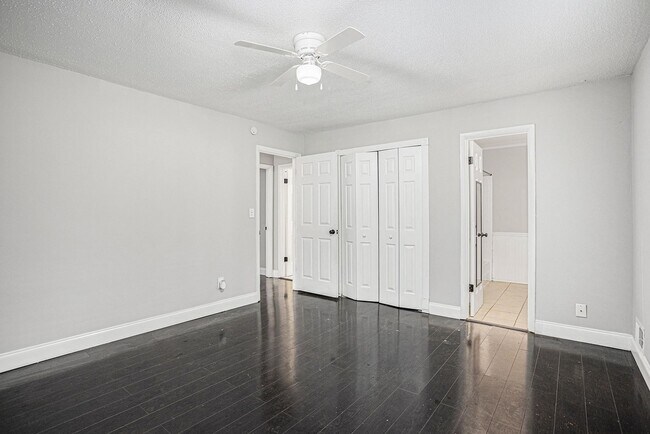 Building Photo - Must see 3BR/2.5BA Townhome In Union City!