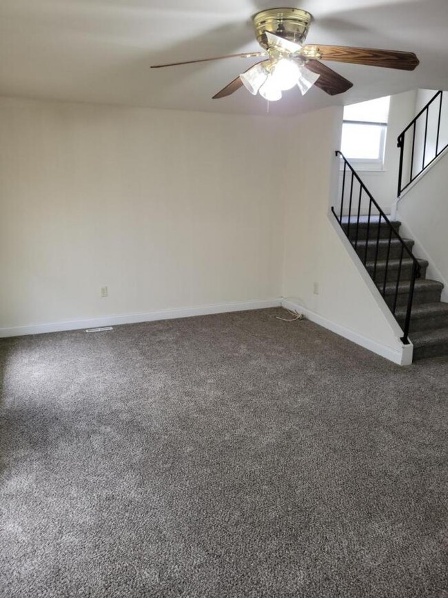 Building Photo - 4 bedroom in Newark DE 19713