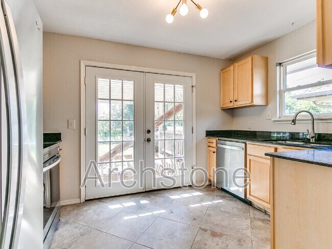 Building Photo - 1732 Carlisle Rd