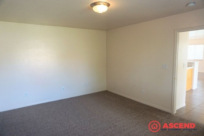 Building Photo - Great Northwest Property!