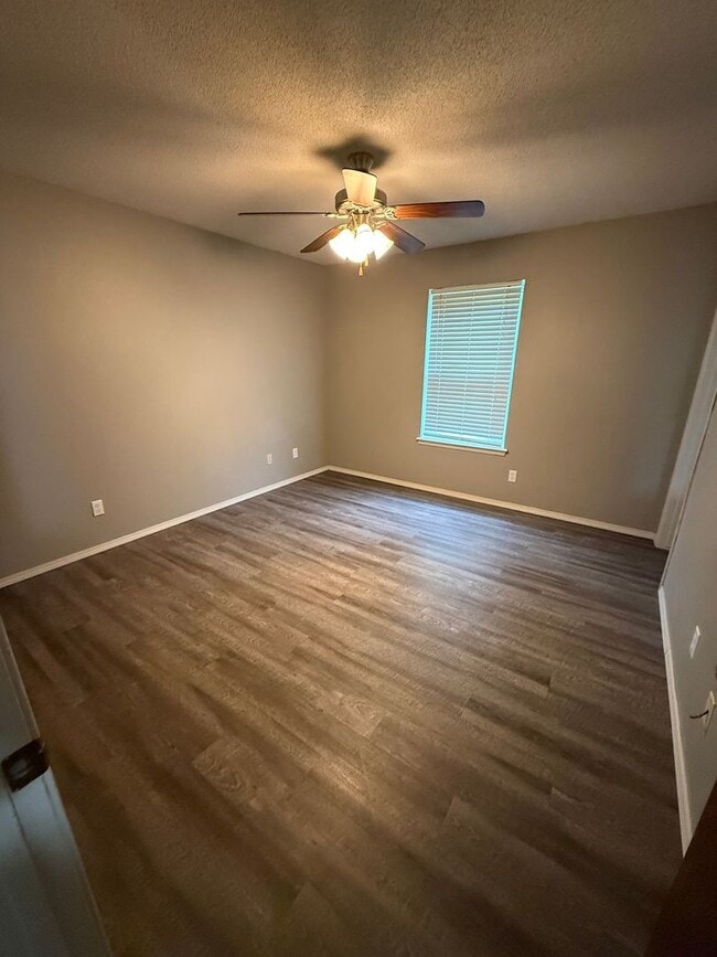 Building Photo - 1309 Grand Oak Dr