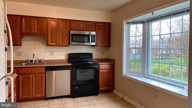 Building Photo - 4637 Linmar Ct