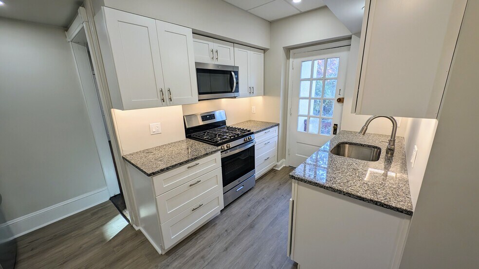 Kitchen - 311 BROAD ST