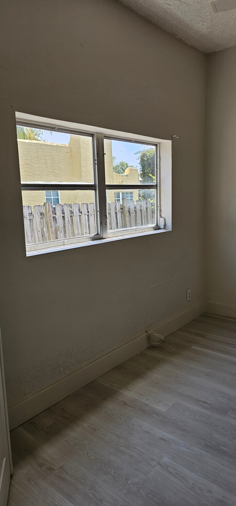 Building Photo - 319 Kenilworth Blvd