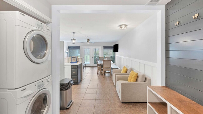 Building Photo - 730 E Mather St