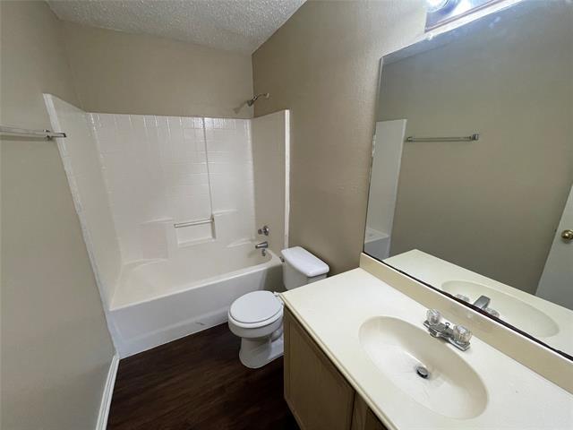 Building Photo - 1502 Parrot Ct