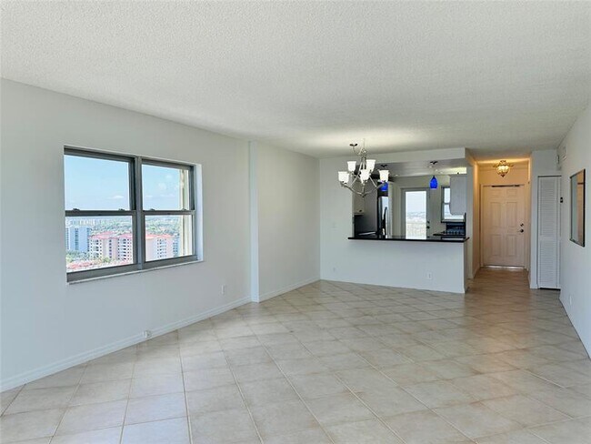 Building Photo - 750 N Ocean Blvd
