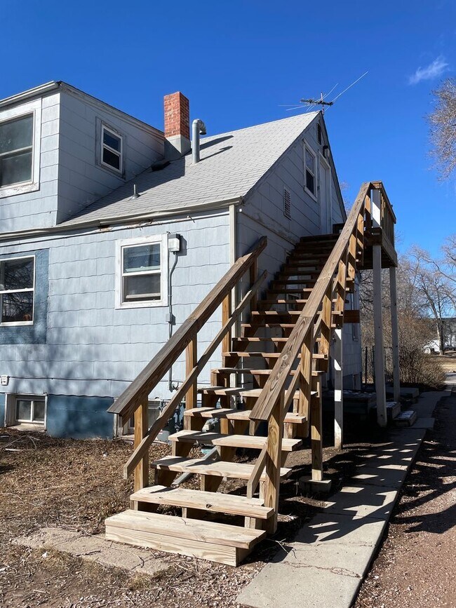 Building Photo - 405 E Watertown St