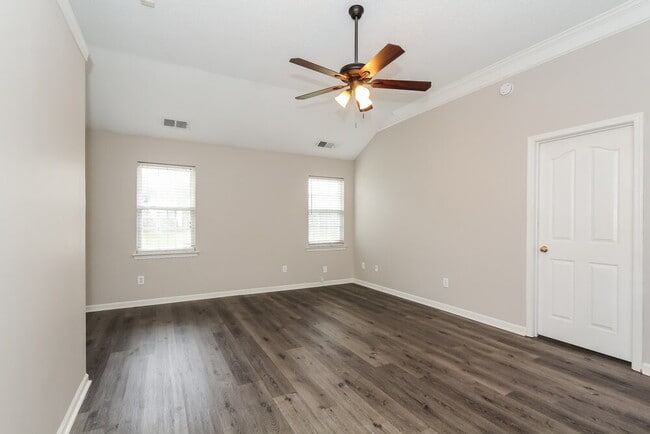 Building Photo - 6133 Goldenfield Dr