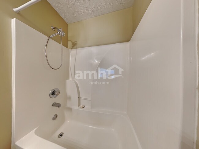 Building Photo - 1169 Poplar Hill Dr