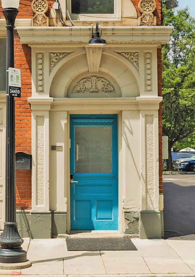 Building Photo - 1201 Jackson St