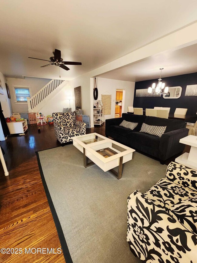 Building Photo - 393 N Bath Ave