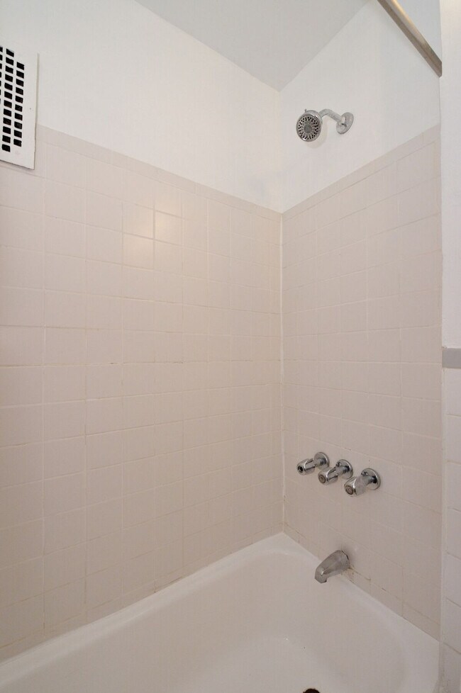 Building Photo - 474 9th Ave