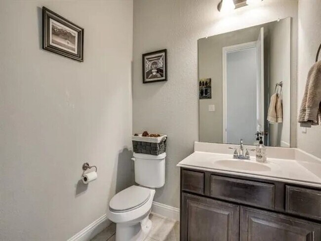 Building Photo - 321 Valentino Wy