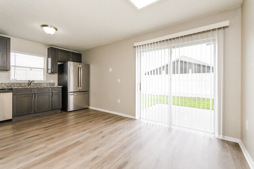 Building Photo - 2207 Santa Lucia St