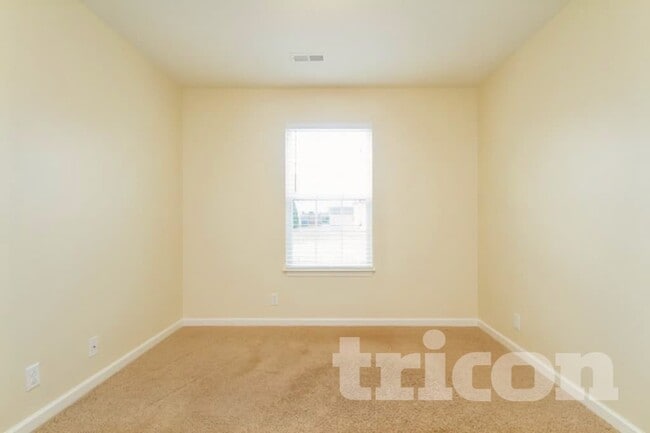 Building Photo - 1206 Aretha Dr