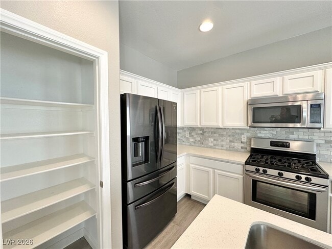 Building Photo - 2547 Belgreen St