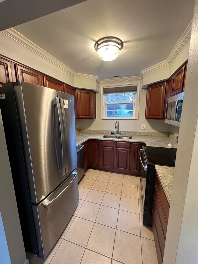 1373 Bluff Ave 1373 Bluff Ave Grandview Heights OH 43212 Apartment