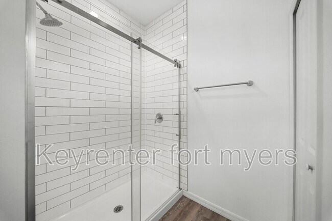 Building Photo - 26483 Sandhill Blvd