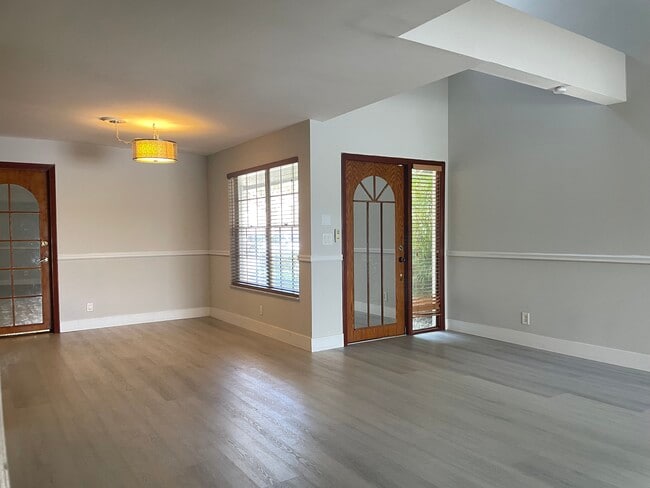 Building Photo - 5276 Buckhead Cir