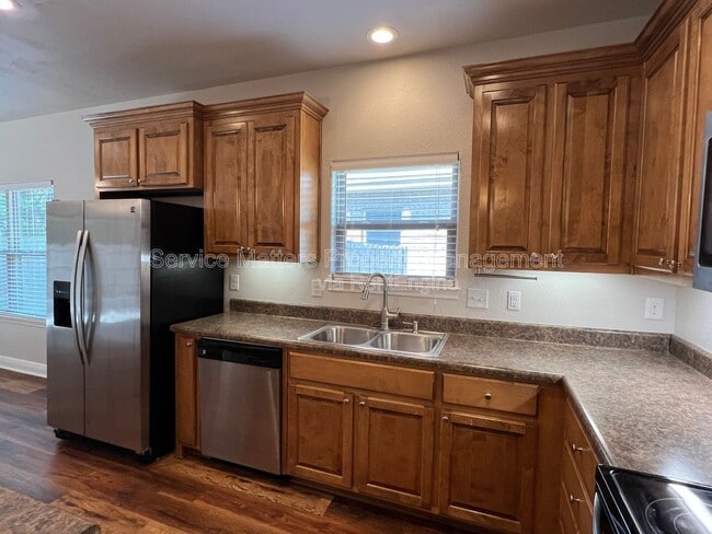 Building Photo - 5257 Parkside Dr