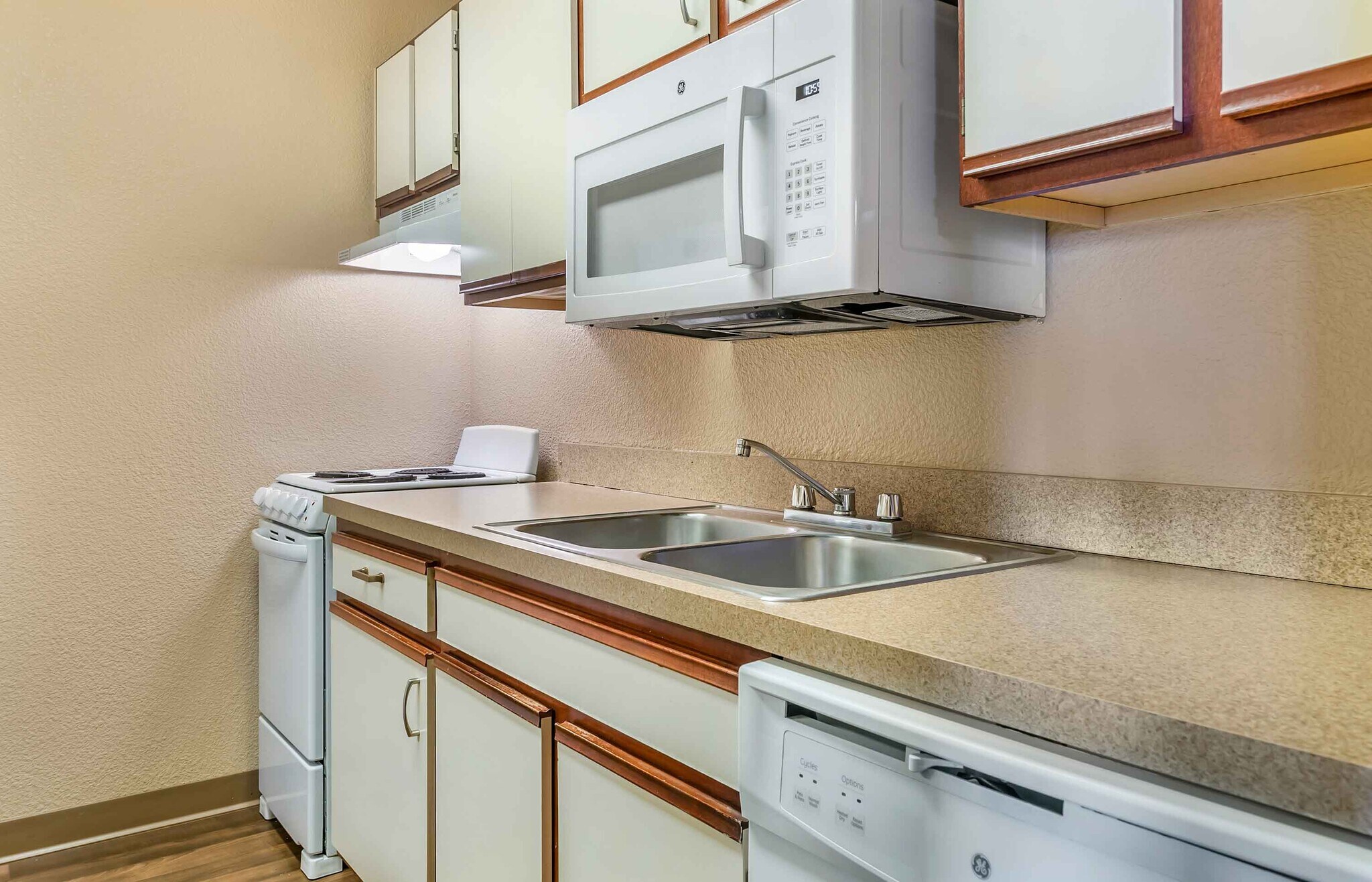 Building Photo - Furnished Studio-Detroit - Ann Arbor - University South