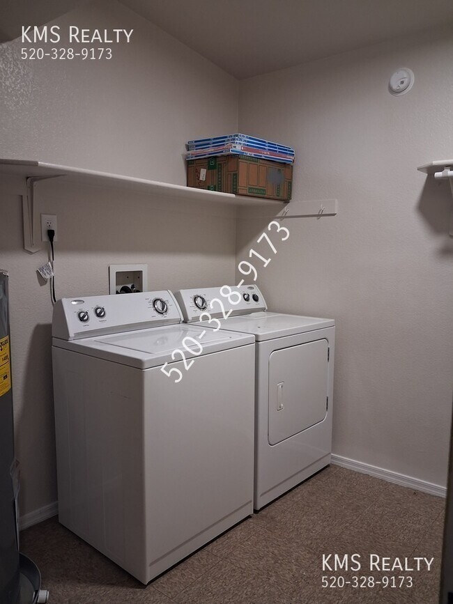 Building Photo - 2867 N Tolman Dr