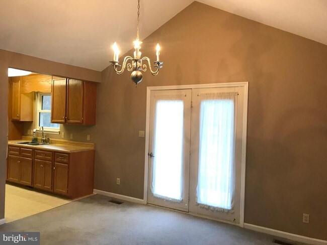 Building Photo - 14349 Hillcrest Dr