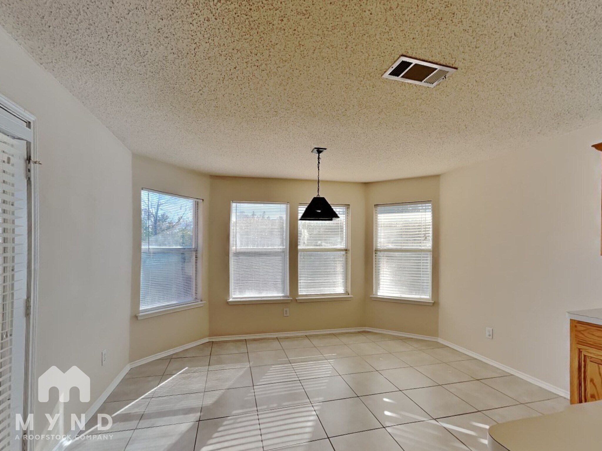 Building Photo - 1801 Bertram Dr