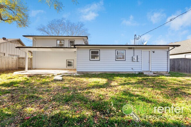 Building Photo - NOVEMBER FREE RENT!! Spacious 4-Bedroom / 2-Bath Home in Wichita Move-In Ready