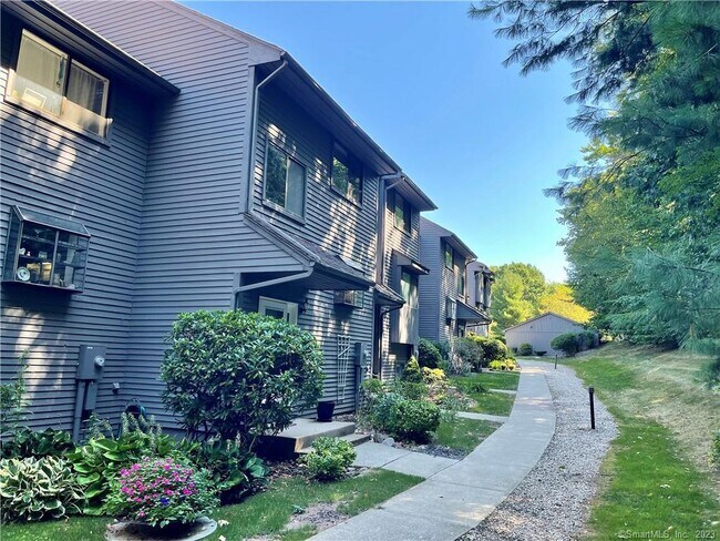 Building Photo - 266 Conestoga Way
