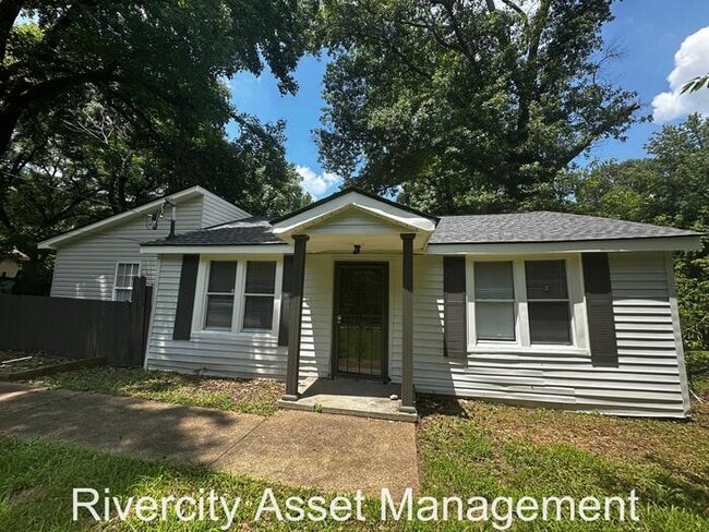 Primary Photo - Your Perfect Home: Renovated 3 Bed, 2 Bath...