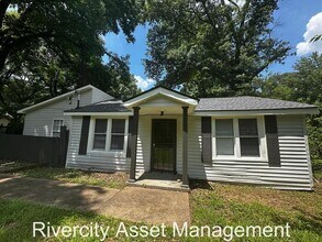 Building Photo - Your Perfect Home: Renovated 3 Bed, 2 Bath! Section 8 Friendly!! Westwood Area!!