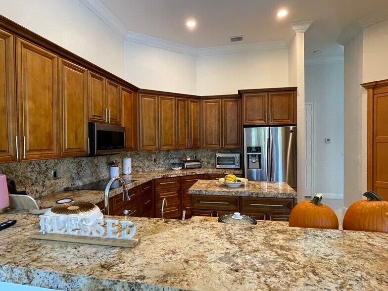 Kitchen - 15001 SW 33rd St