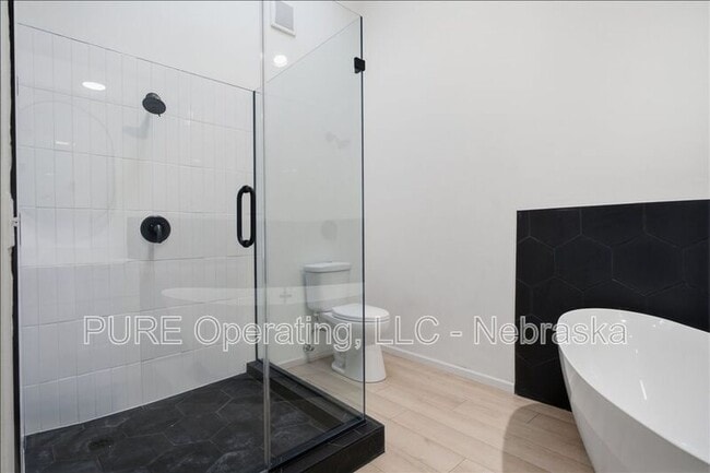 Building Photo - 15527 Mason Cir