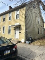 Building Photo - 604 E 5th St