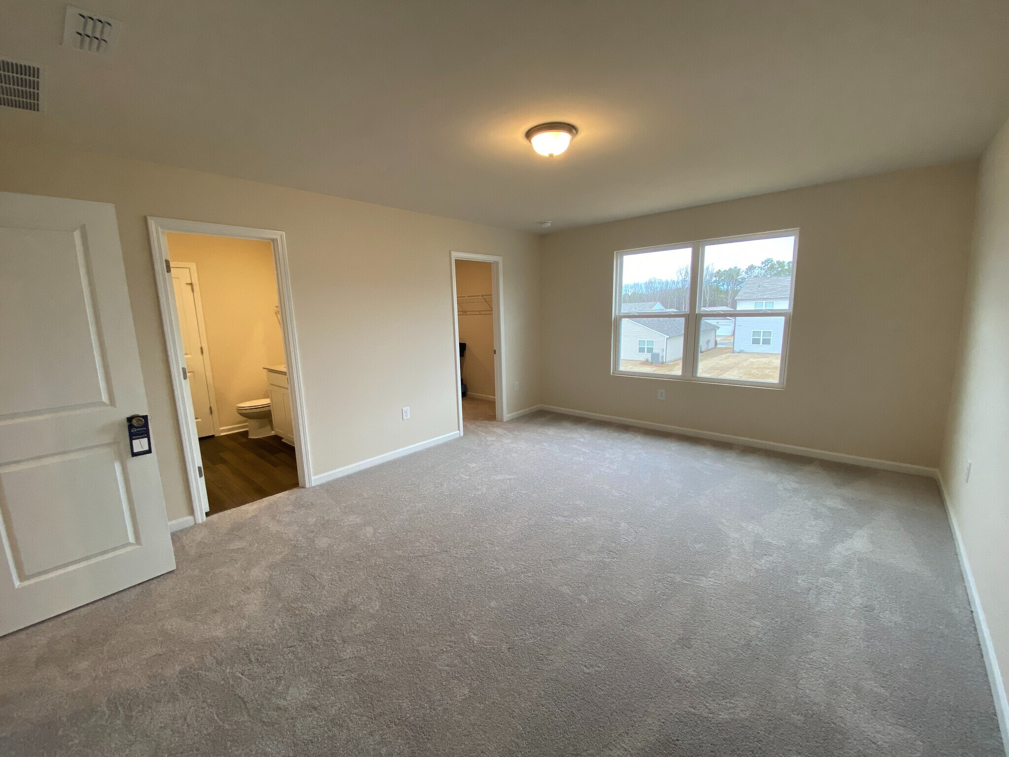 Building Photo - Room in House on Sugarplum Road