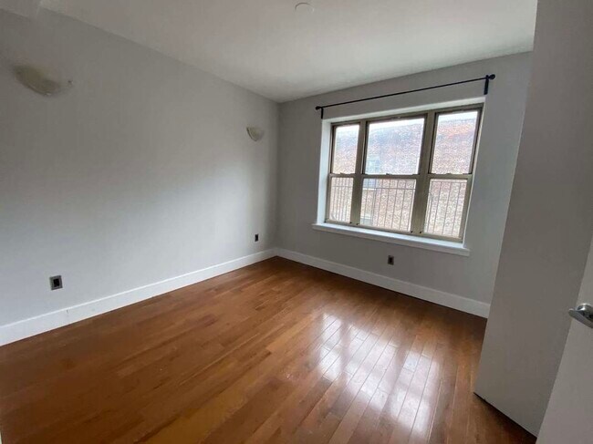 Building Photo - 41 Havemeyer St