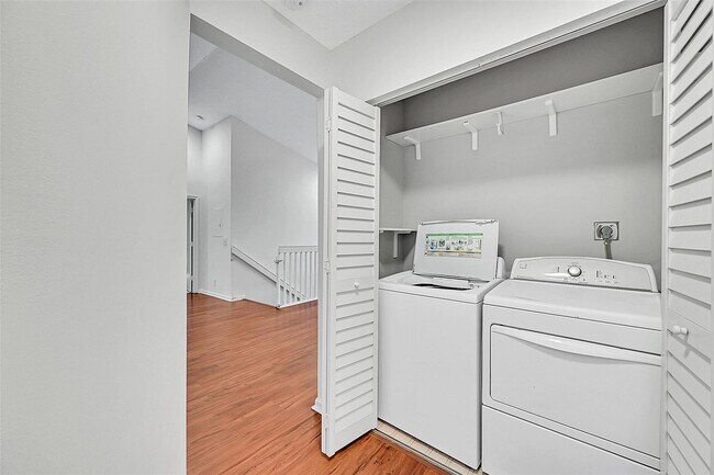 Building Photo - 1002 NW 105th Way