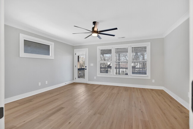 Building Photo - 368 Glenrose Ave