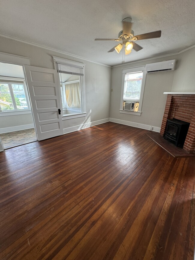 Bedroom - 816 2nd St N