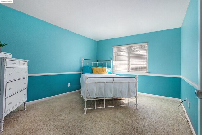 Building Photo - 1522 Coventry Dr