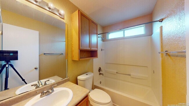 Building Photo - 117 Foxglove Pass