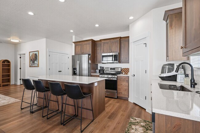Building Photo - 252 W 800 S