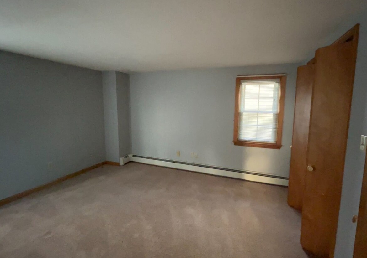 Building Photo - 132 Pitman St