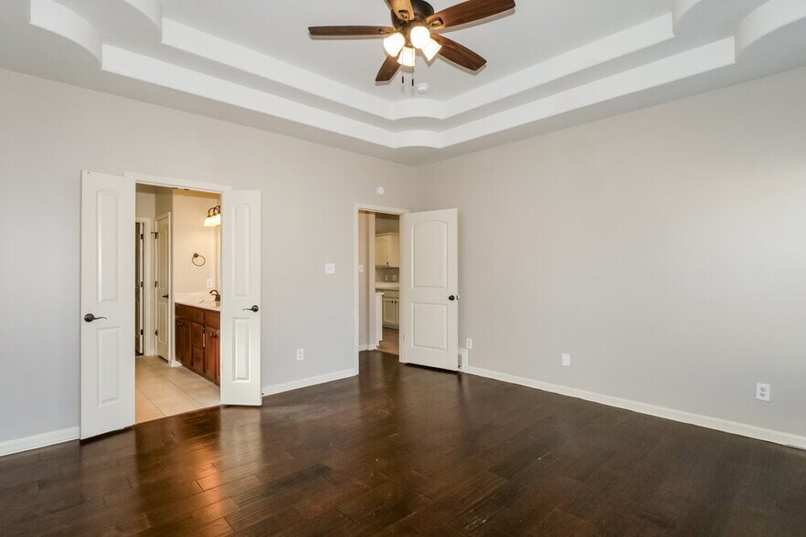 Building Photo - 15 Willow Springs Ln