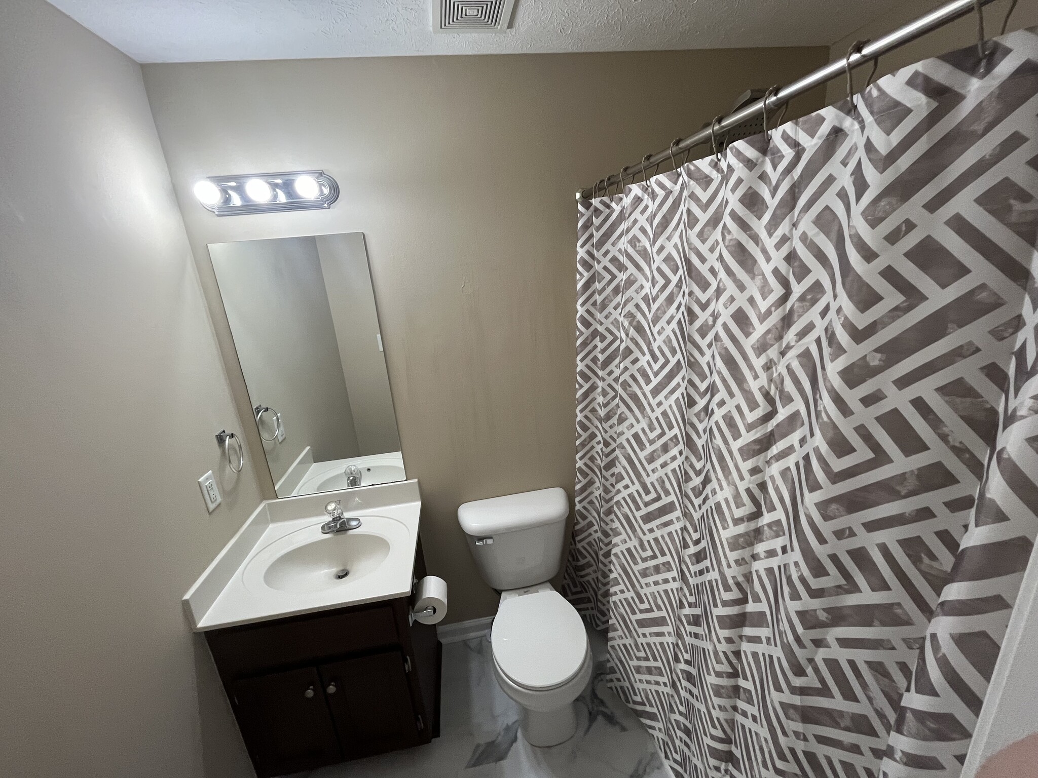 Building Photo - 782 Fire Break Dr