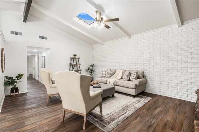 Building Photo - 736 Sherbrook Dr