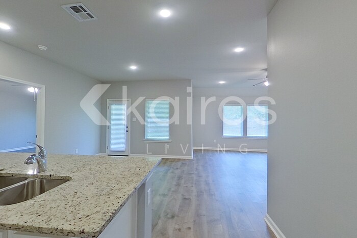 Building Photo - 108 Yardley Ct